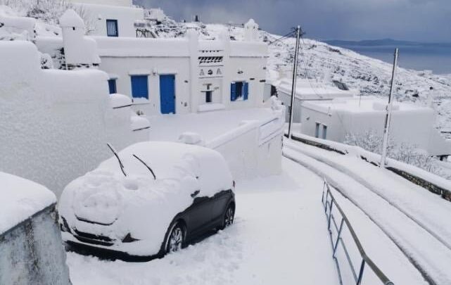 V Norsku za polárním kruhem naměřili 12 °C, naproti tomu řecké ostrovy zasypal příval sněhu
