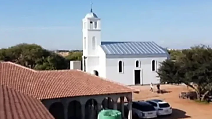 „BELI DŽIN“ NA JUGU AFRIKE Kako je izgrađena druga srpska pravoslavna crkva na afričkom kontinentu