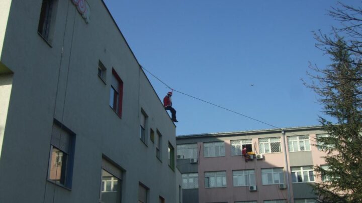 PaketićI deci  na Klinici za pedijatriju UKC Niš