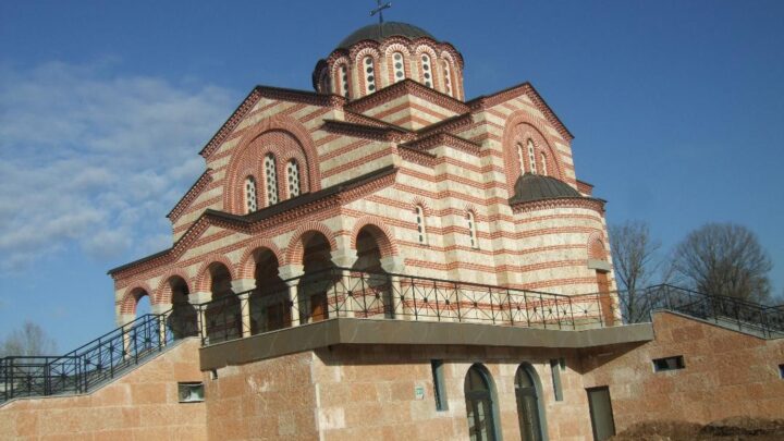 Sutra slavimo SVETOG VASILIJA